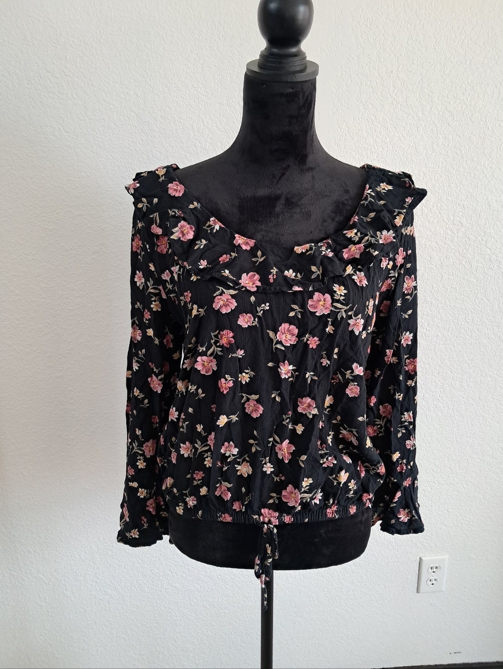 American Eagle Outfitters Scoop Neck Blouse Black Floral Tie Hem Cottagecore